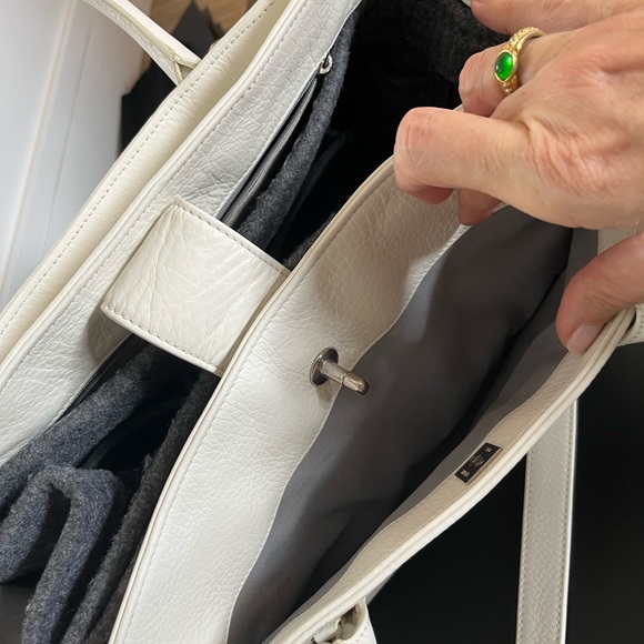 Gorgeous Cerf chanel bag never used - Picture 7 of 13